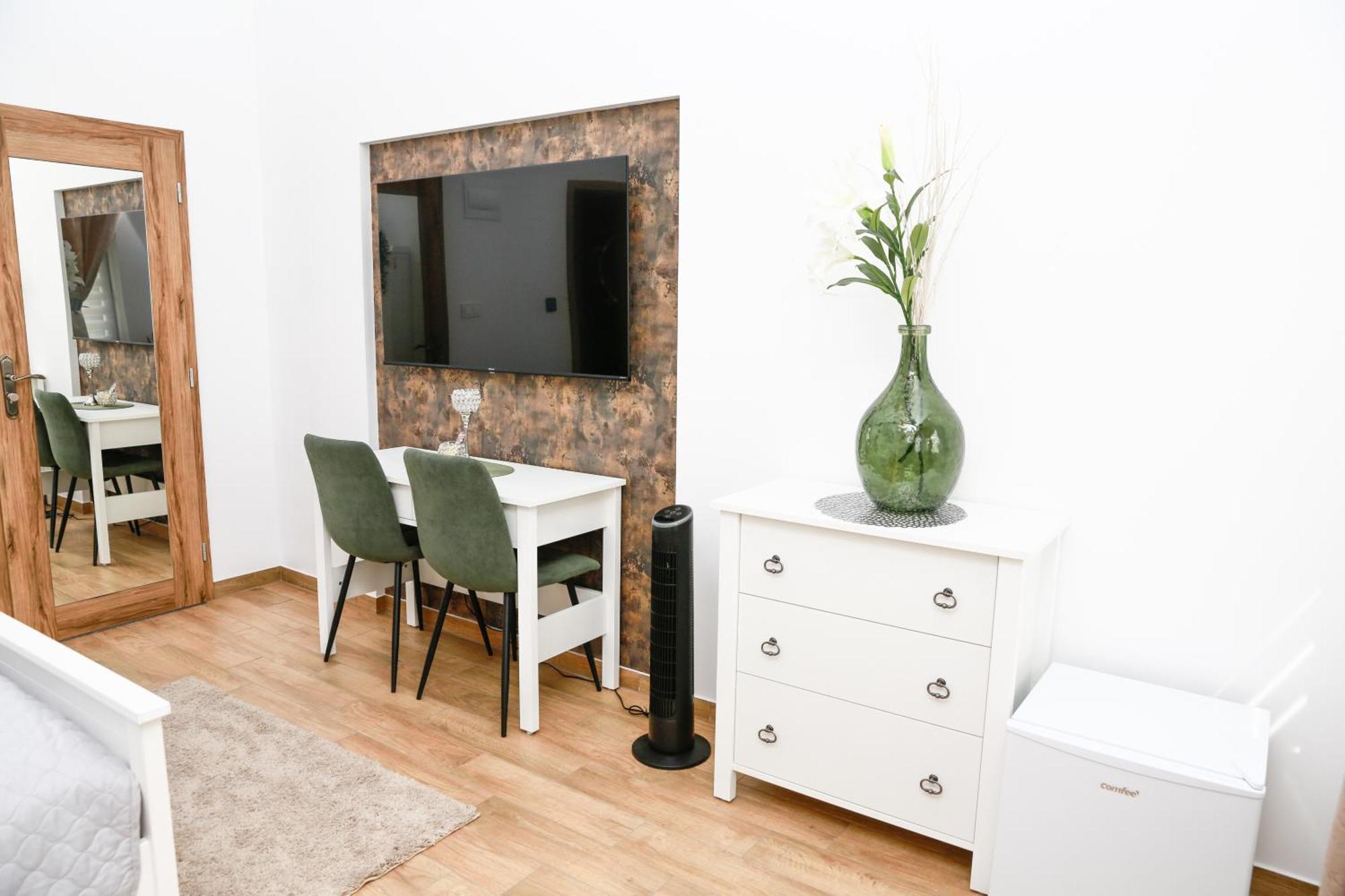 Apartmany Ellie Зноймо Экстерьер фото